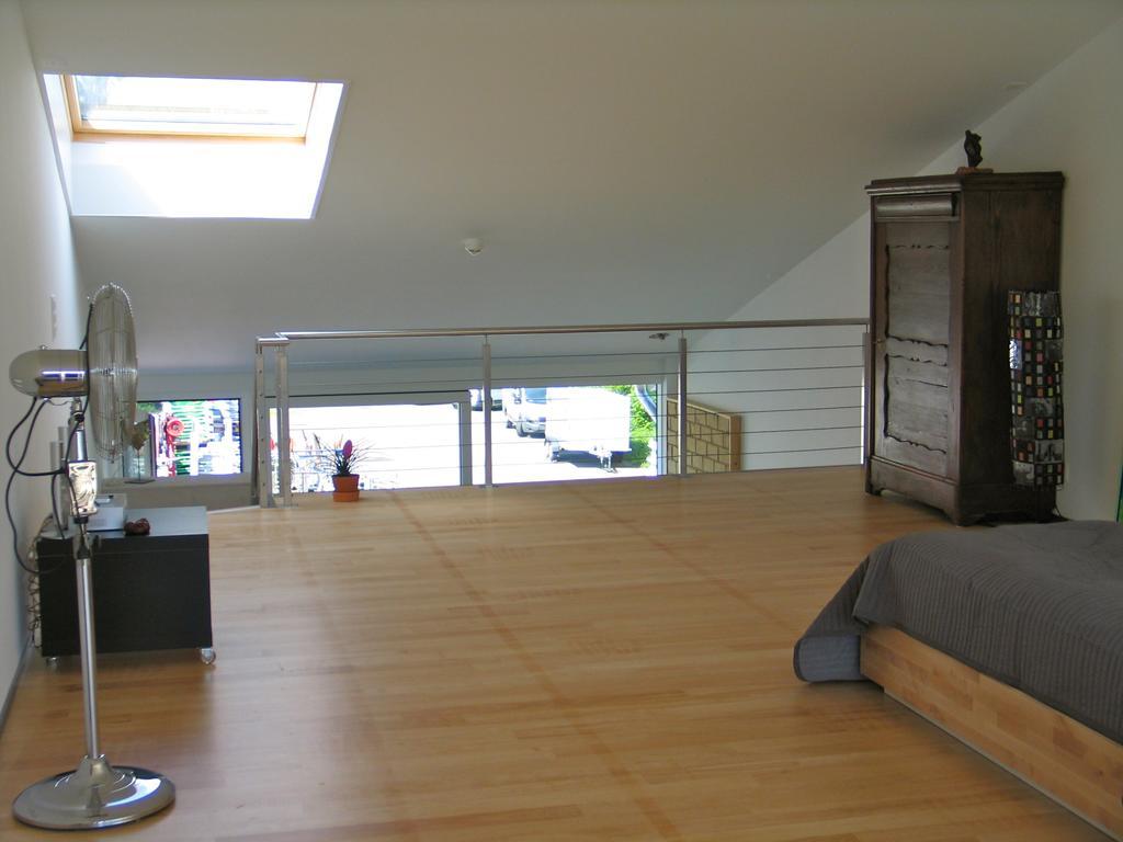 Artist'S Loft Zur Maloya Apartment Ormalingen Phòng bức ảnh